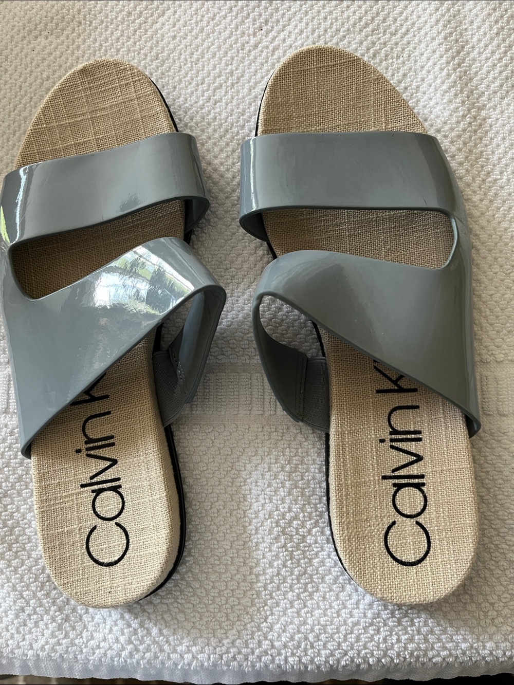 Calvin Klein Women's Glossy Blue/Gray Patent Cross-Strap Slide Sandals